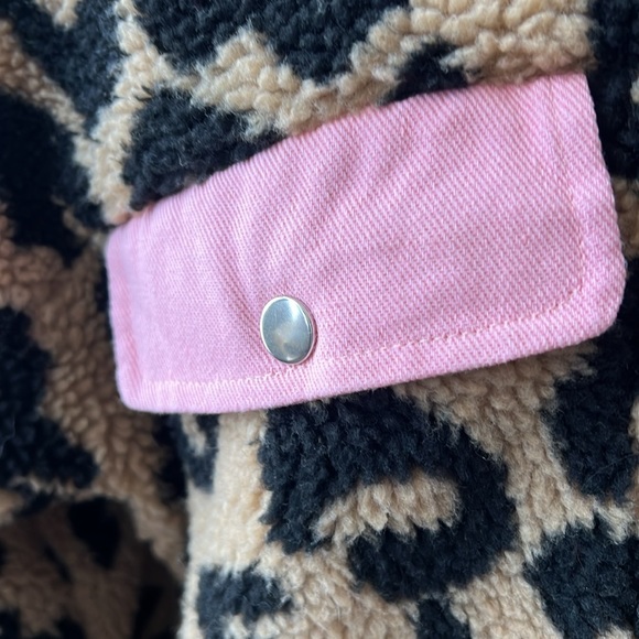 Leopard and Light Pink Shacket - Picture 5 of 7